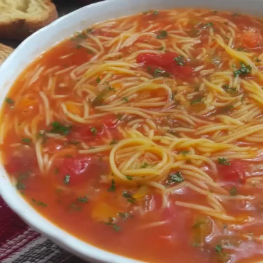 Soupe Tomate aux Vermicelles à l’Ancienne, le goût rassurant des soirs d’enfance 4 Soupe Tomate aux Vermicelles à l’Ancienne, le goût rassurant des soirs d’enfance