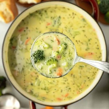 La soupe brocoli ultra-crémeuse qui réchauffe le cœur, ma version légère et réconfortante 3 La soupe brocoli ultra-crémeuse qui réchauffe le cœur