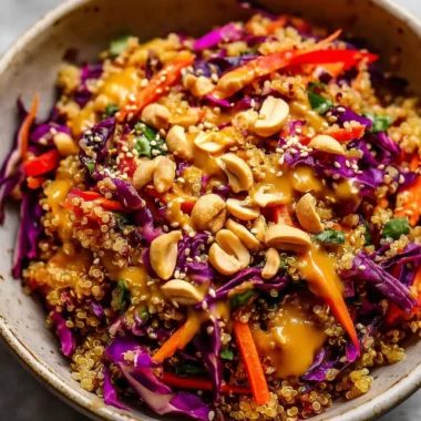 Salade thaï au quinoa, chou rouge et cacahuète, la fraîcheur gourmande qui réveille les sens 3 Salade thaï au quinoa, chou rouge & cacahuète
