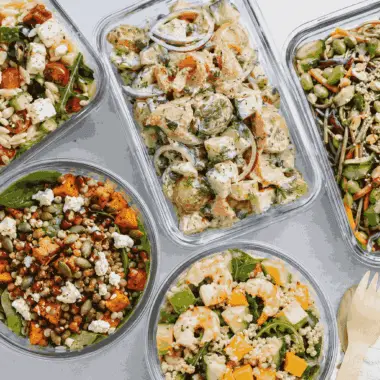 Salades fraîches à emporter : cinq recettes gourmandes, colorées et pleines de caractère 3 Salades fraîches à emporter (1)